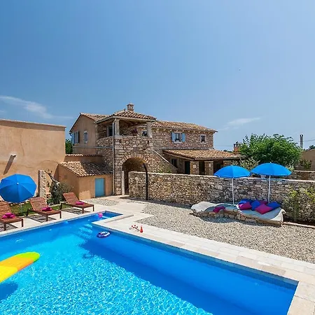 Vila Sole Villa *